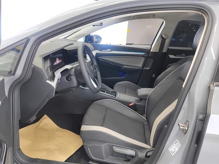 Фото 9 - Volkswagen Golf