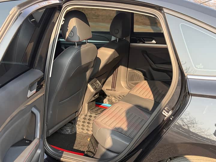 Фото 5 - Volkswagen Lavida