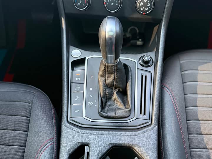 Фото 9 - Volkswagen Lavida