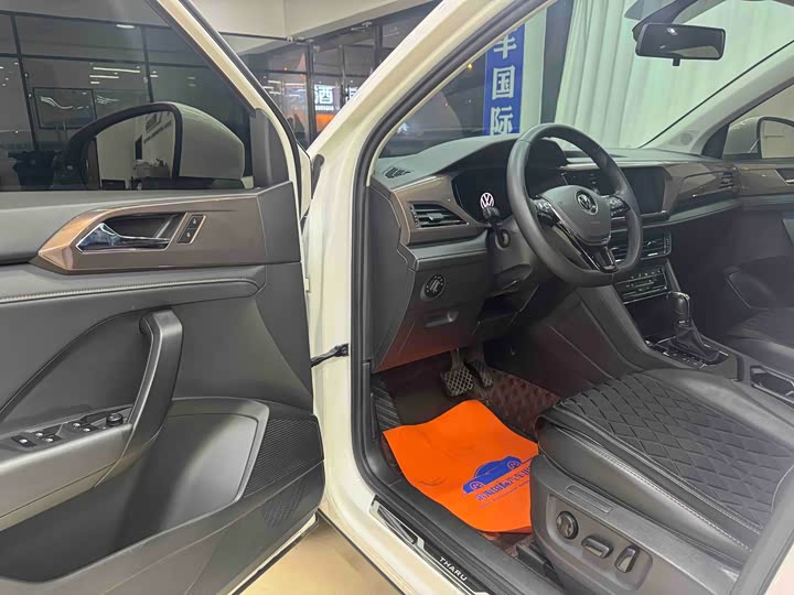 Фото 7 - Volkswagen Tharu