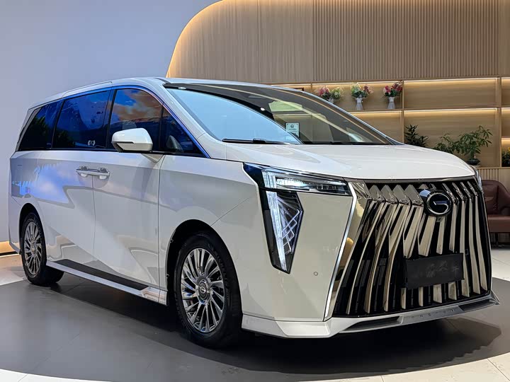 Фото 3 - GAC Trumpchi M8