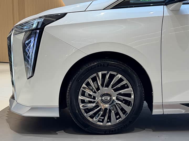 Фото 4 - GAC Trumpchi M8