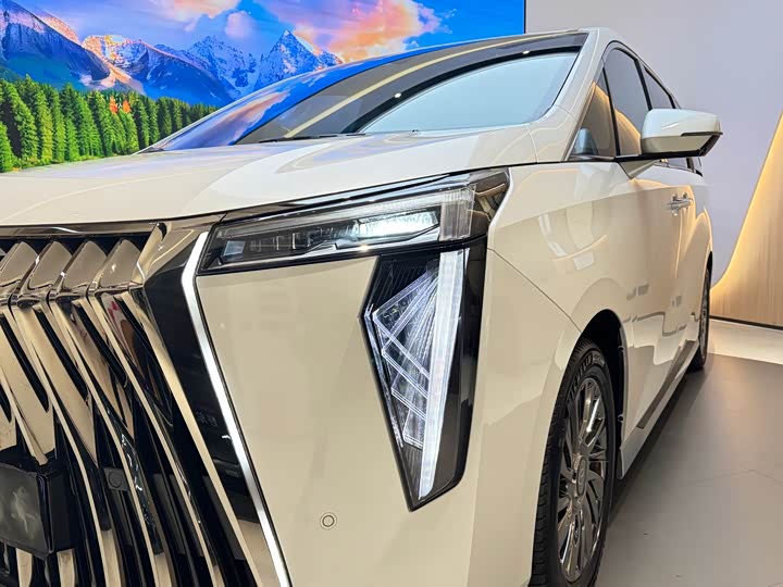 Фото 5 - GAC Trumpchi M8