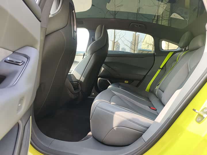 Фото 8 - XPeng P7