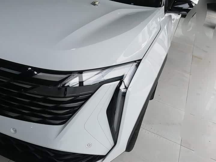 Фото 5 - Geely Atlas L