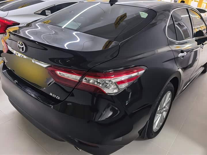 Фото 3 - Toyota Camry