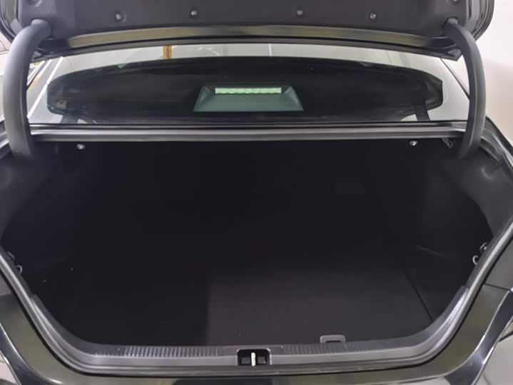 Фото 4 - Toyota Camry