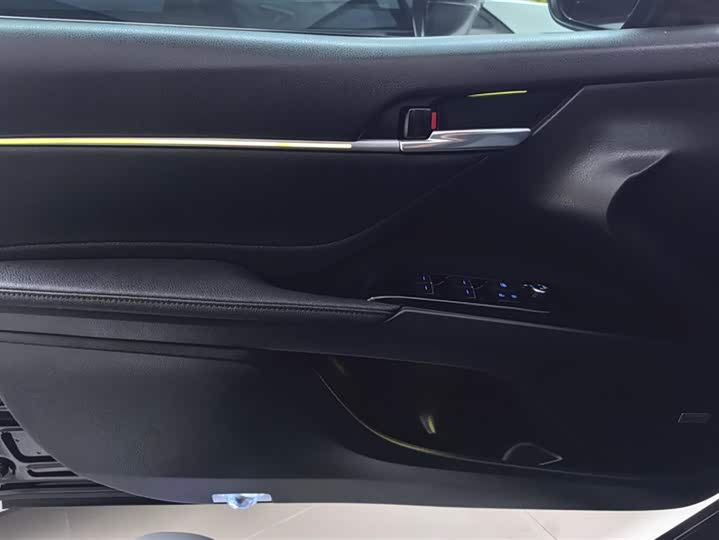 Фото 7 - Toyota Camry