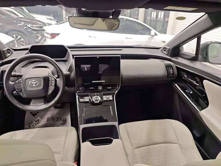 Фото 6 - Toyota bZ4X