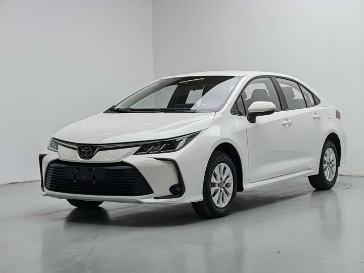 Фото 1 - Toyota Corolla