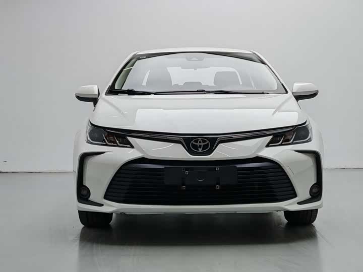 Фото 2 - Toyota Corolla