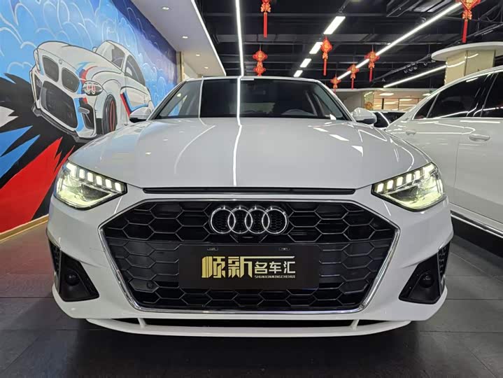 Фото 2 - Audi A4L