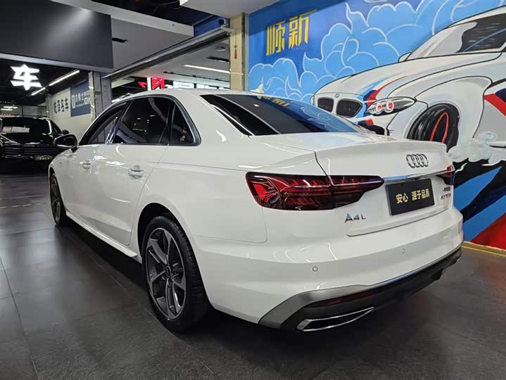 Фото 3 - Audi A4L