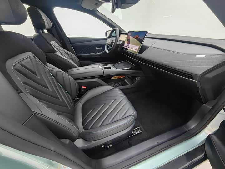 Фото 9 - Changan Deepal SL03