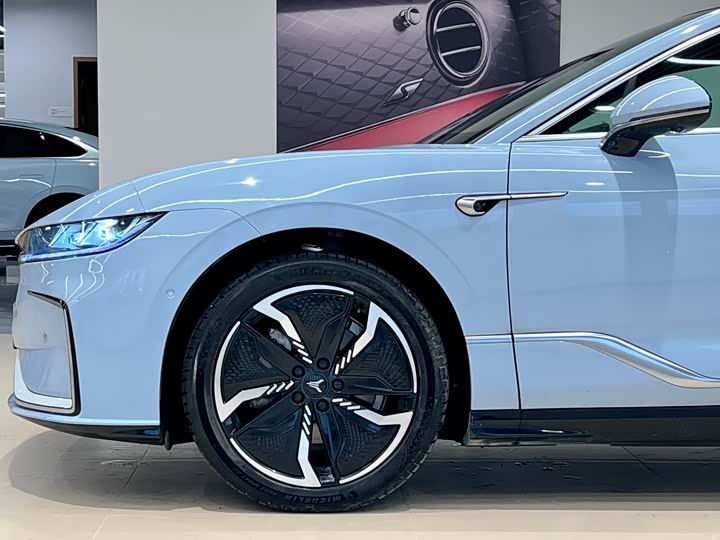 Фото 3 - Voyah Passion