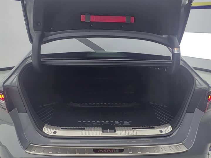 Фото 4 - Honda Inspire