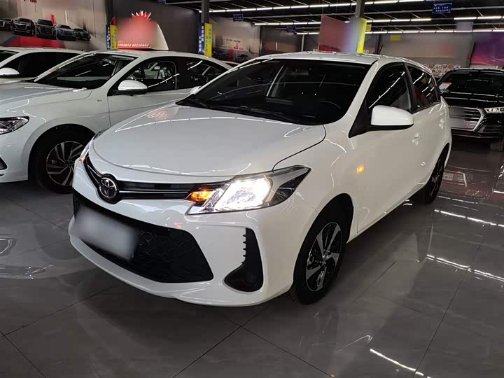 Фото 2 - Toyota Vios FS