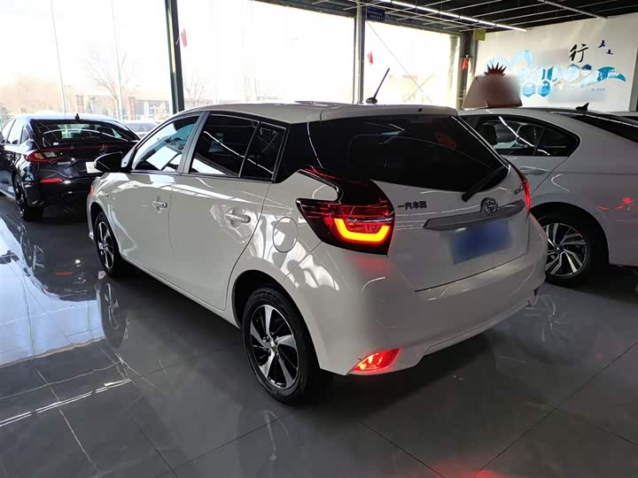 Фото 5 - Toyota Vios FS