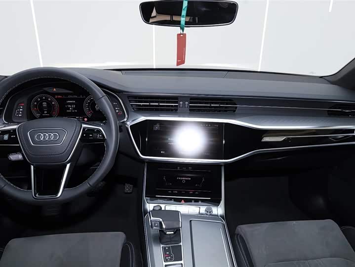 Фото 5 - Audi A6L