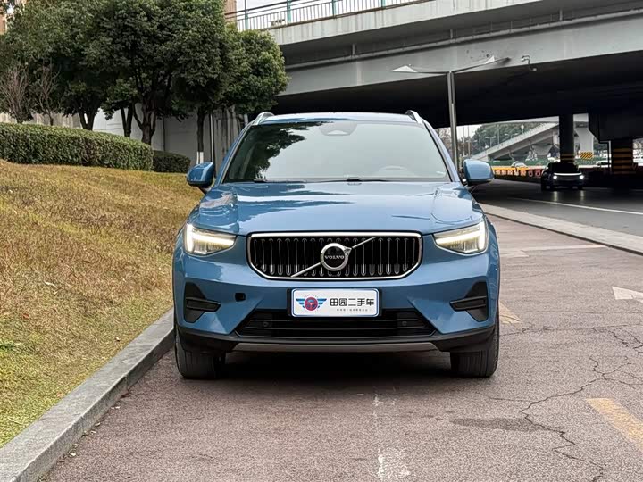 Фото 2 - Volvo XC40