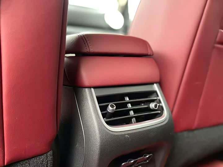 Фото 7 - Tank 300