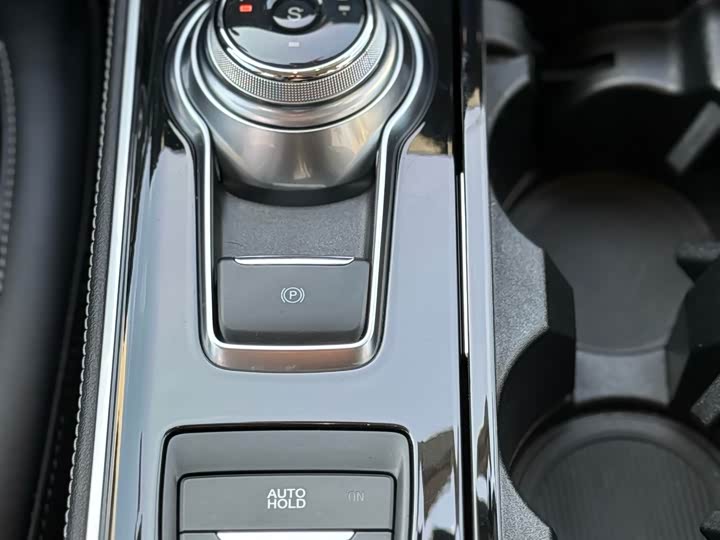 Фото 8 - Ford Edge