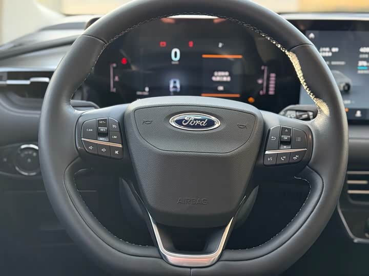 Фото 9 - Ford Edge