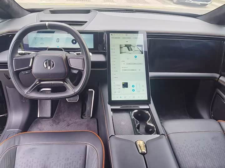 Фото 4 - HiPhi X