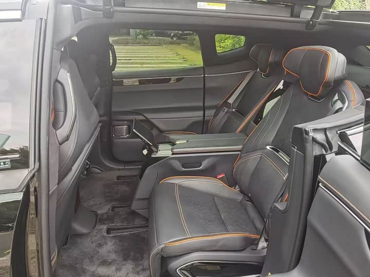 Фото 5 - HiPhi X