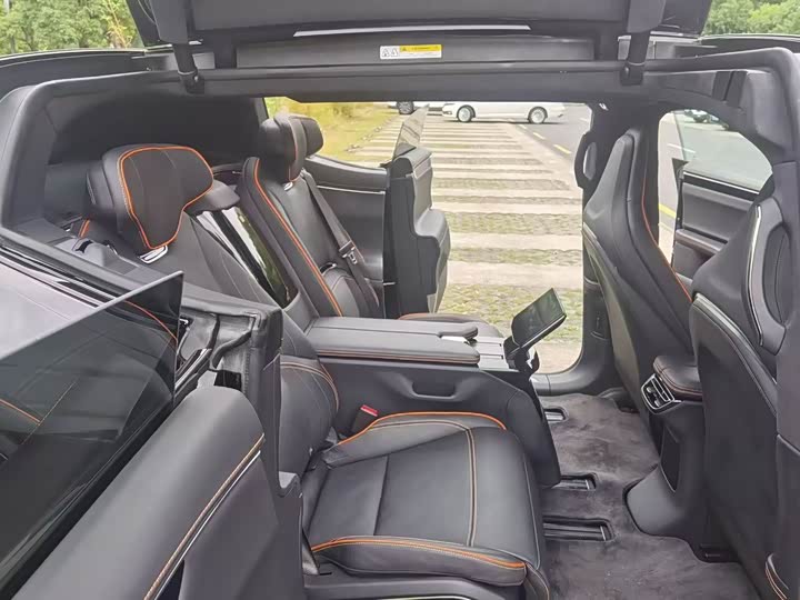 Фото 6 - HiPhi X