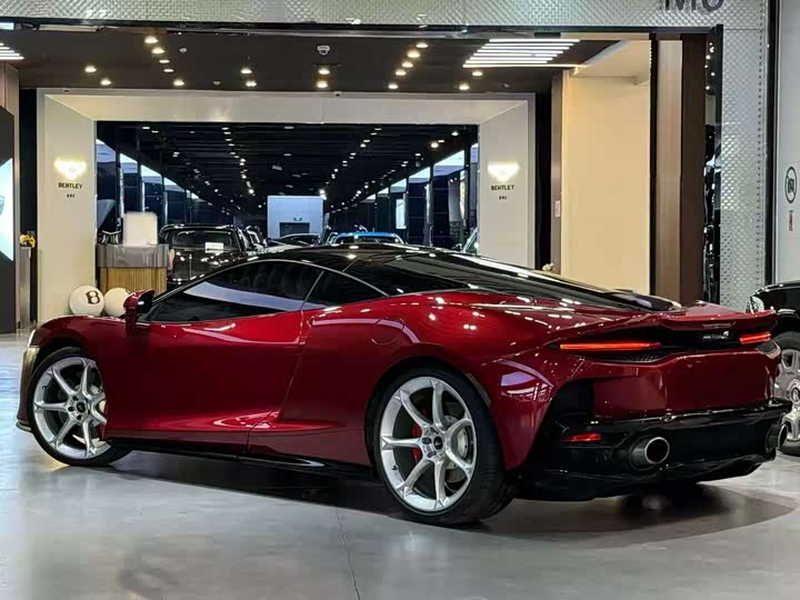 Фото 2 - McLaren GT