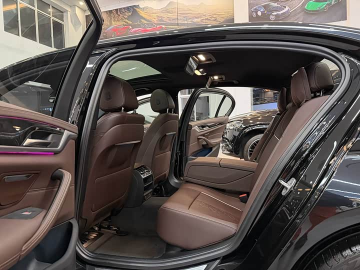 Фото 9 - BMW 5 Series