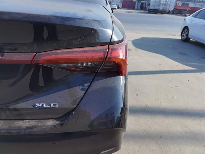 Фото 8 - Toyota Avalon