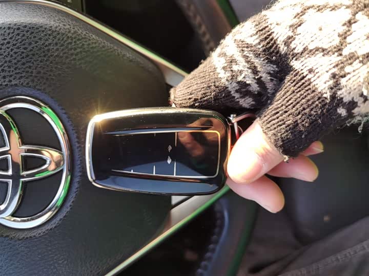 Фото 9 - Toyota Avalon