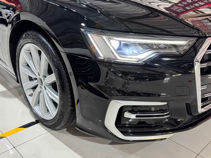 Фото 4 - Audi A6L