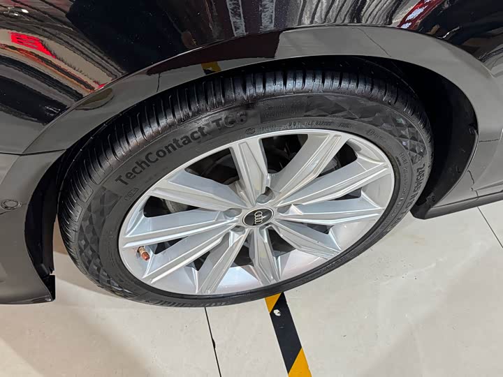 Фото 6 - Audi A6L