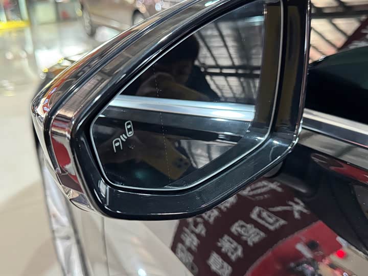 Фото 8 - Audi A6L