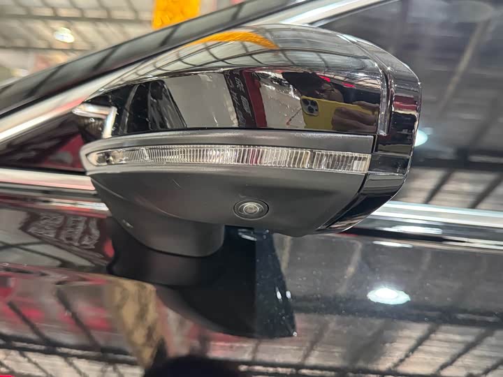 Фото 9 - Audi A6L