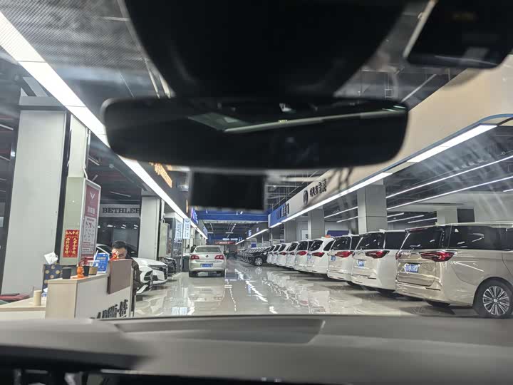 Фото 4 - Volkswagen Golf