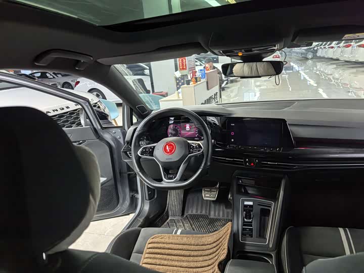 Фото 6 - Volkswagen Golf