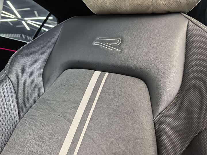 Фото 8 - Volkswagen Golf