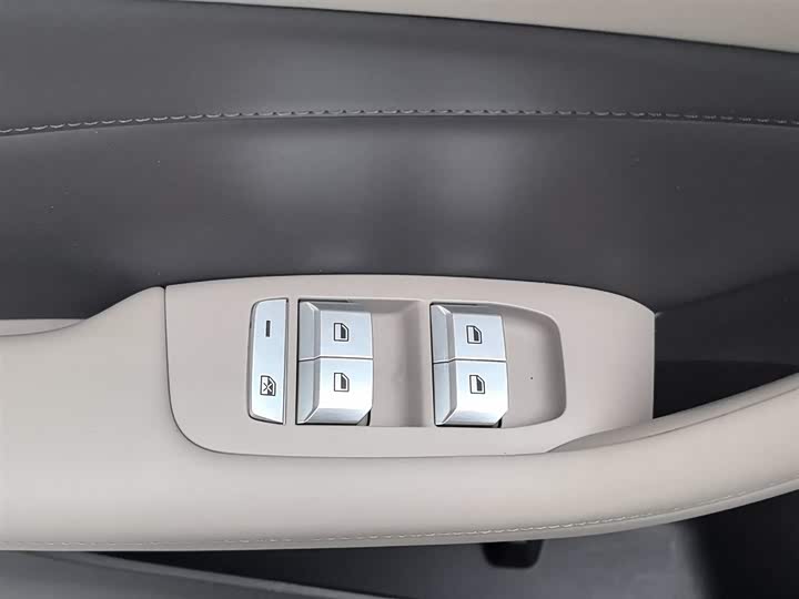 Фото 9 - MG Motor ES5