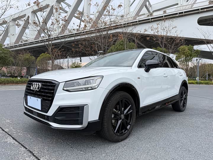 Фото 1 - Audi Q2L