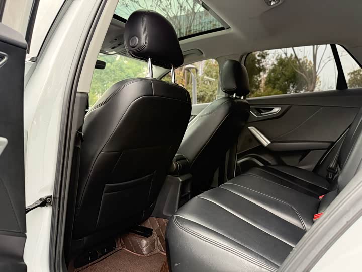 Фото 8 - Audi Q2L