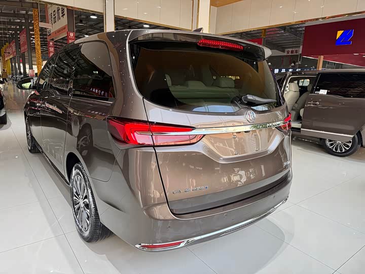 Фото 6 - Buick GL8 ES