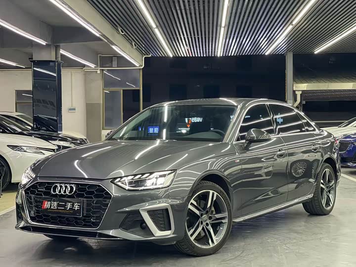 Фото 1 - Audi A4L