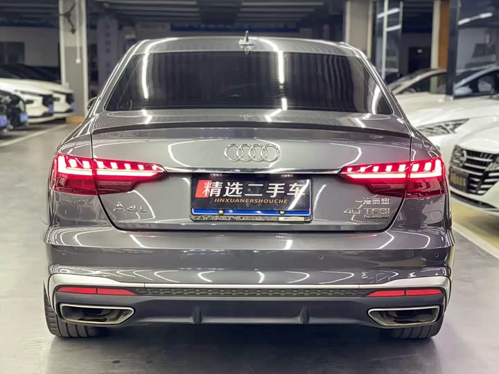 Фото 8 - Audi A4L