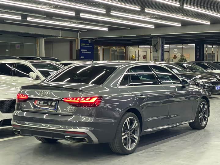 Фото 9 - Audi A4L