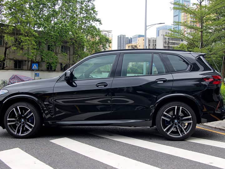 Фото 2 - BMW X5 M
