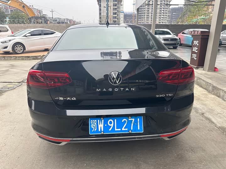 Фото 5 - Volkswagen Magotan